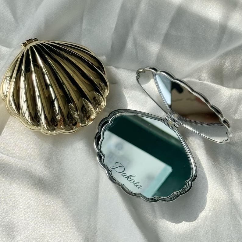 Personalized Seashell Compact Mirror – Custom Name Pocket Mirror