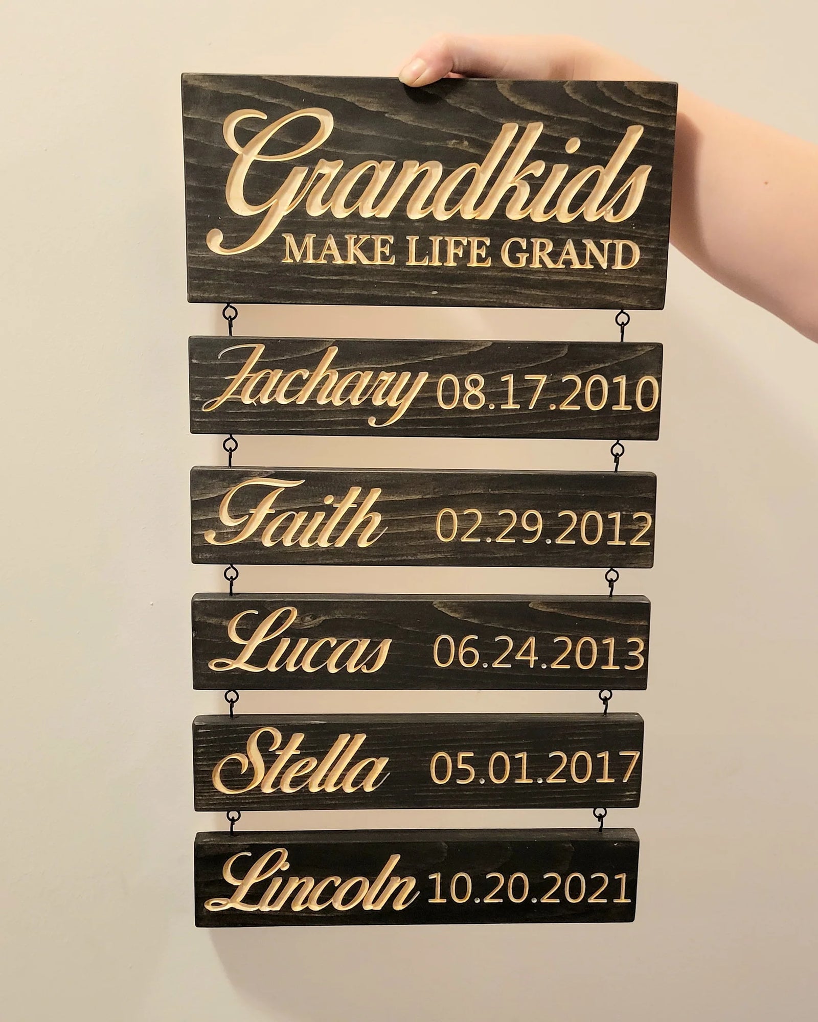 Personalized Grandkids Hanging Sign | 2024 Version Engraved Design