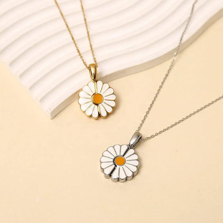 Customizable Daisy Locket Necklace - Canvasgiftco