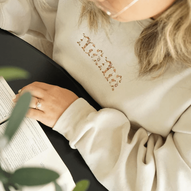 🌸 Everbloom - Embroidered Floral Mama Sweatshirt for Mom & Grandma - Canvasgiftco