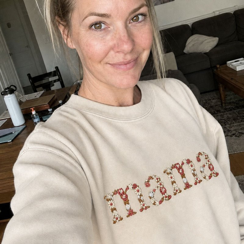 🌸 Everbloom - Embroidered Floral Mama Sweatshirt for Mom & Grandma - Canvasgiftco