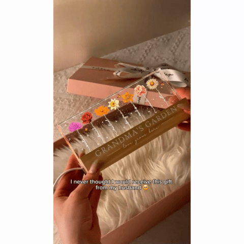 Grandma‘s Garden Birth Month Flower Personalized LED Night Light, Gift For Grandma Mom - Canvasgiftco