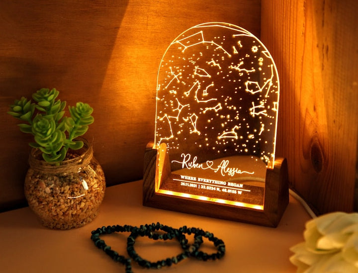 Personalized Constellation Chart Lamp - Gift for Boyfriend / Girlfriend