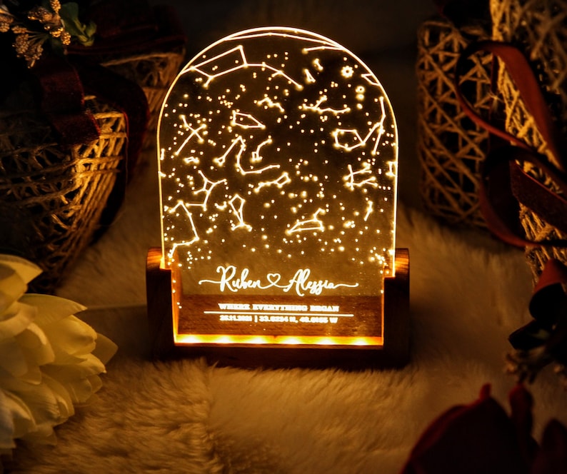 Personalized Constellation Chart Lamp - Gift for Boyfriend / Girlfriend