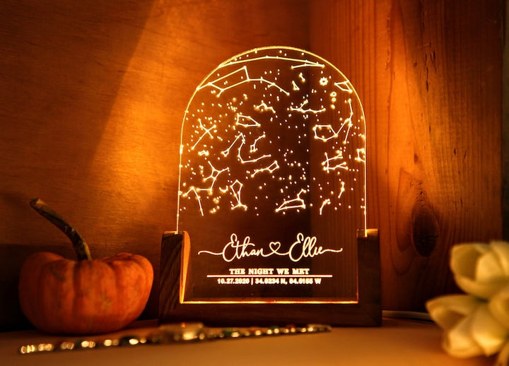 Personalized Constellation Chart Lamp - Gift for Boyfriend / Girlfriend