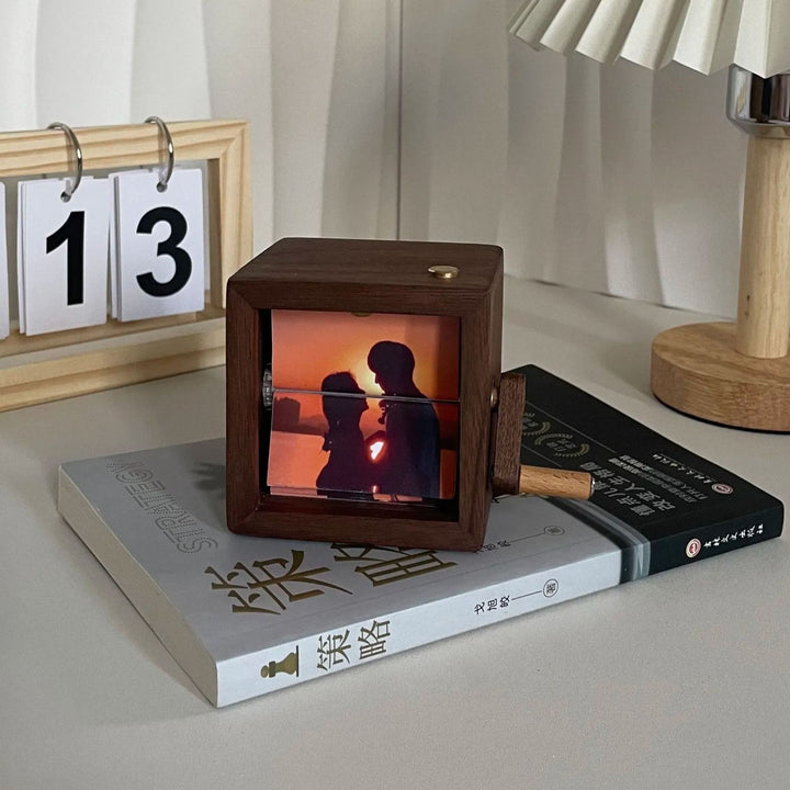 Personalized Hand-cranked Photo Album - As A Gift To Commemorate Every Interesting Picture