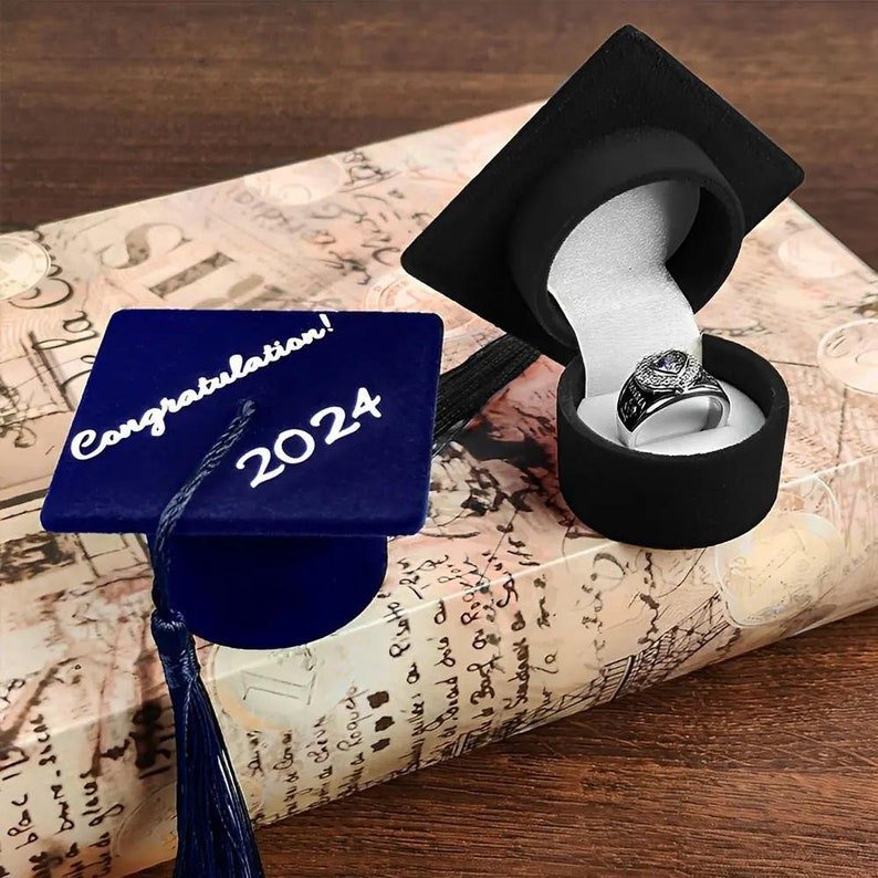 Personalized Graduation Cap Ring Box - Canvasgiftco
