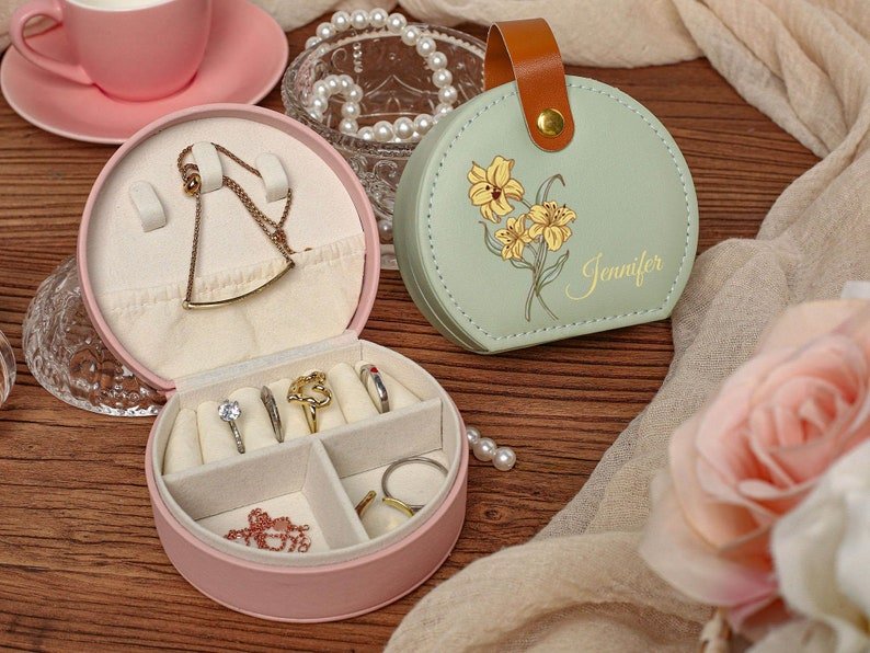 Personalized Name Jewelry Box for Bridesmaids - Canvasgiftco