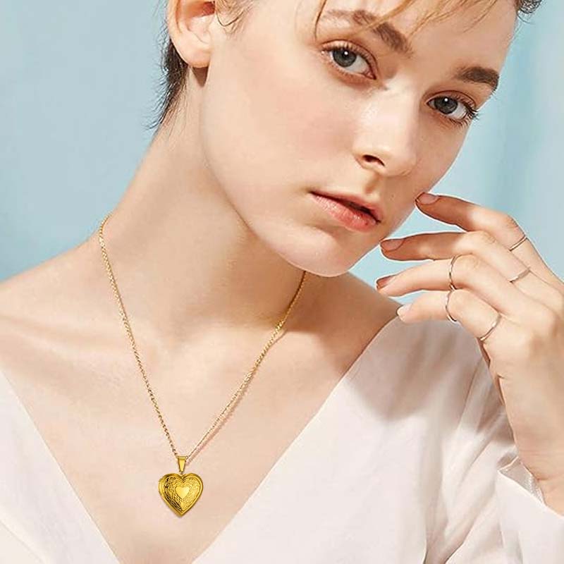Stainless Steel Gold Plated Custom Heart Locket To Mother’s Day gift - Canvasgiftco