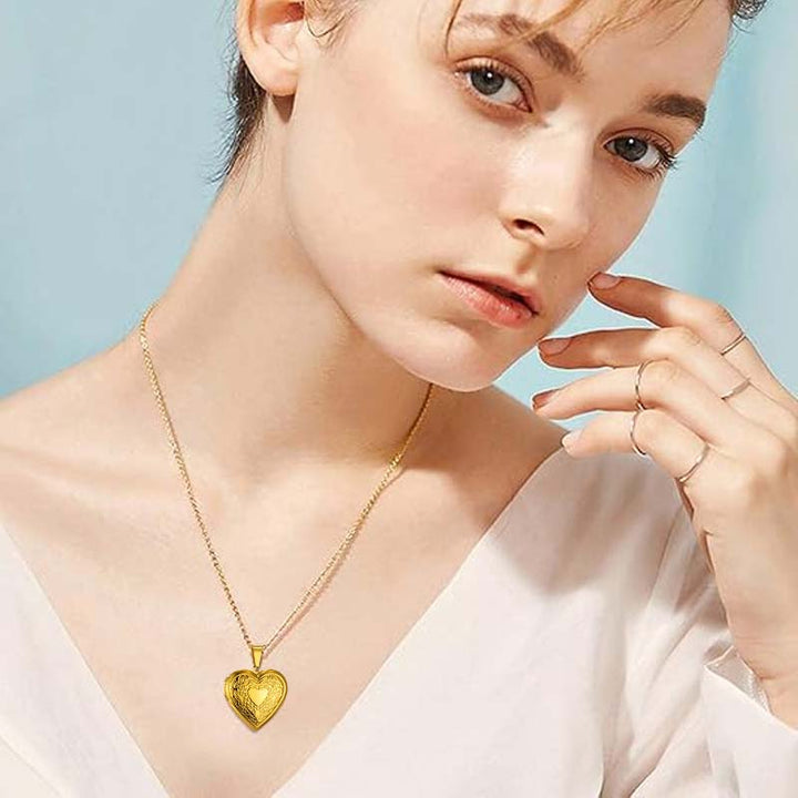 Stainless Steel Gold Plated Custom Heart Locket To Mother’s Day gift - Canvasgiftco