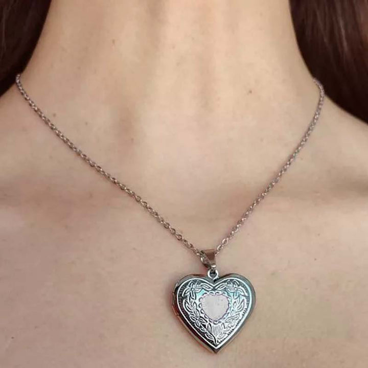 Stainless Steel Gold Plated Custom Heart Locket To Mother’s Day gift - Canvasgiftco